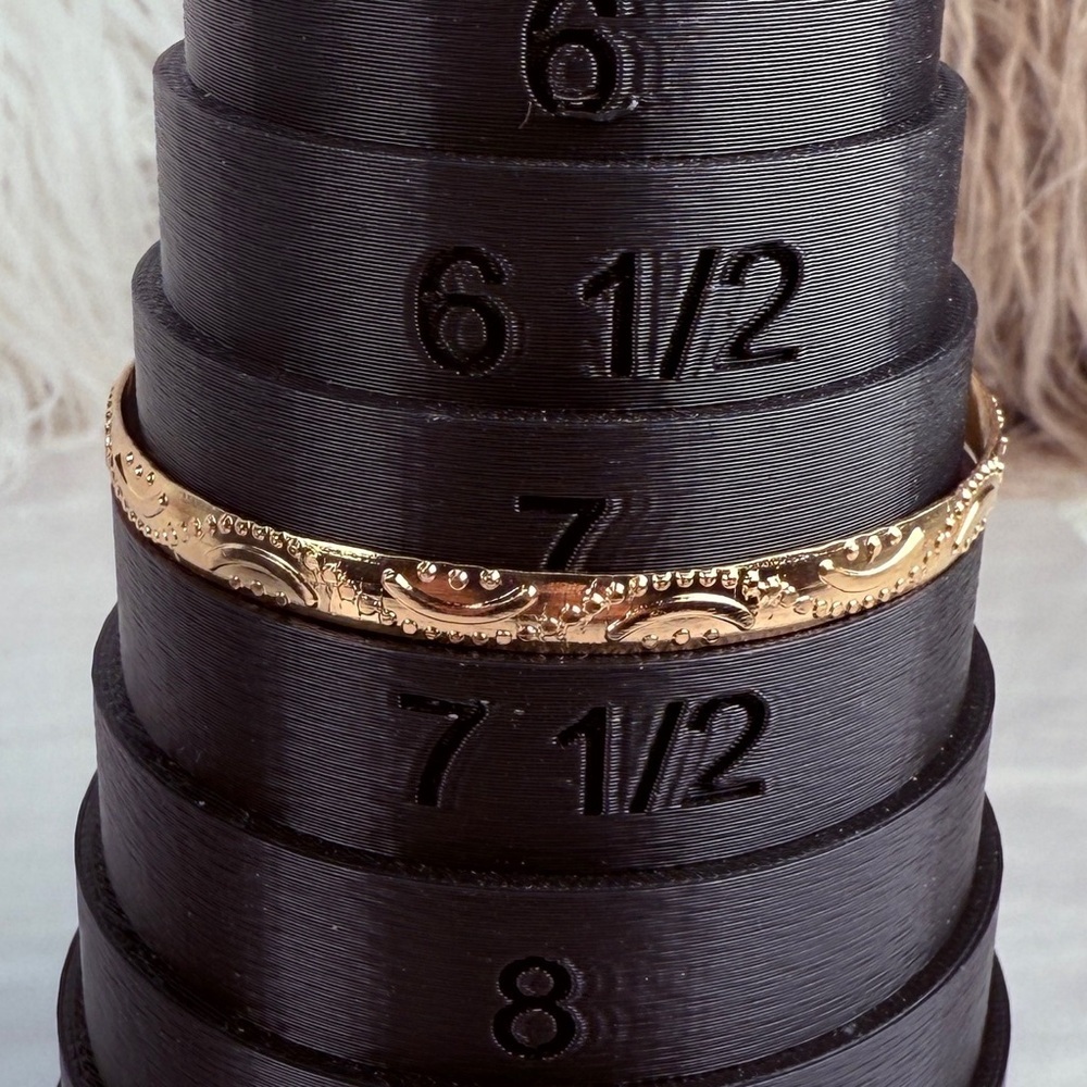 Beautiful Goldtone stackable cuff Bangle Bracelet - Picture 13 of 15